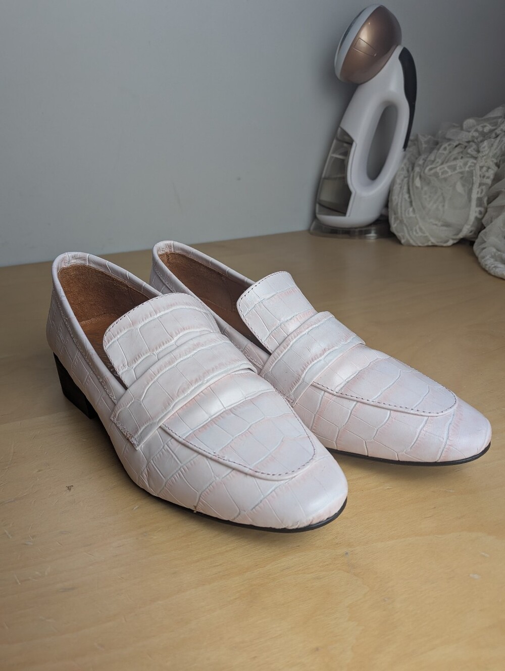L'INTERVALLE Loafer Women Shoes Made In Spain Size 36 = 5.5, 6 US Pink And White